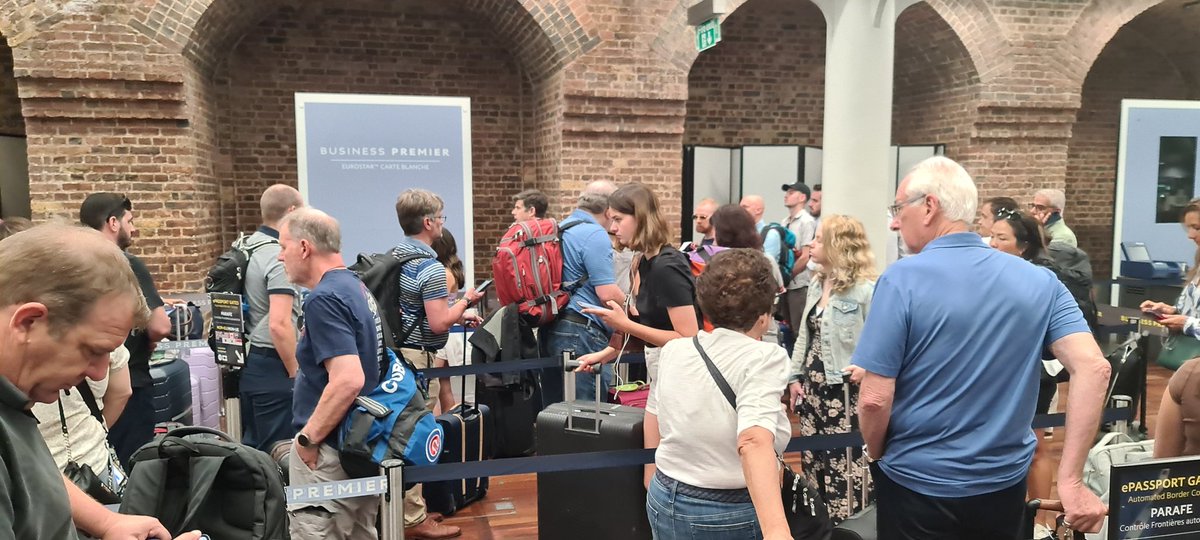 We all know nobody cares at at <a href="/Eurostar/">Eurostar</a> your only job seems to raise indecent prices, but this is your "fast track" today. This is another week of bad organisation, low staff, delays, lack of information, horrible experience by Zerostar.