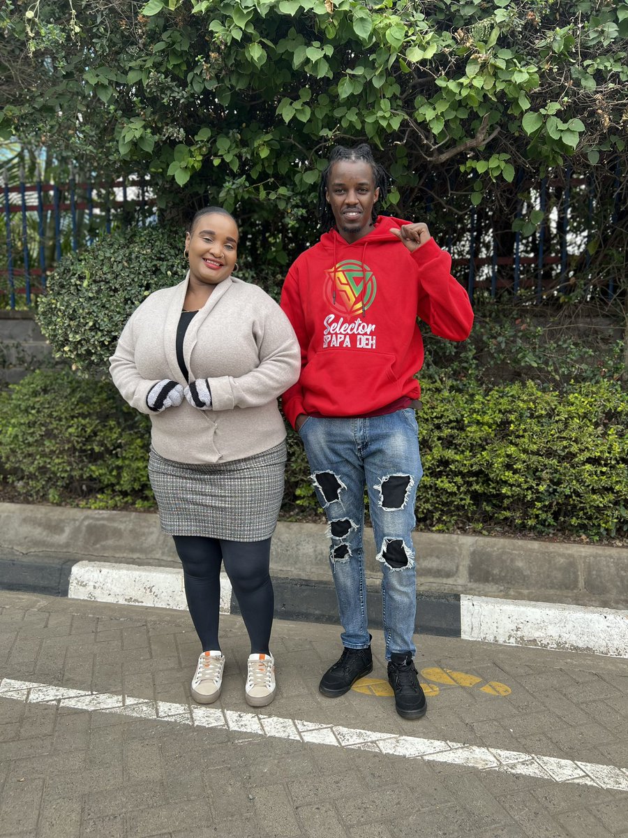 Zile Mistari Naskumia Wapoa Wenyu Sioni Mukitoboa Walai 😂🤣 Anyway Tune Inn To <a href="/VybezRadioKE/">Vybez Radio</a> #VybeAYard #HustleMonday <a href="/Browngalnessa/">browngal a gal nessa</a> <a href="/SpapaDeh/">SPAPA DEH</a>