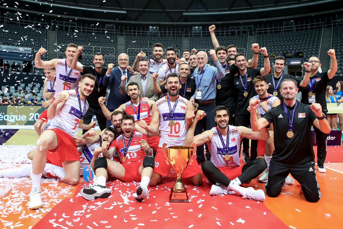 CEV AVRUPA ALTIN LİGİ ŞAMPİYONU TÜRKİYE 🇹🇷 🏆

#FileninEfeleri, yine bizi gururlandırdı.👏🏻😎

#ilovevoleybol 
#ilovefileninefeleri