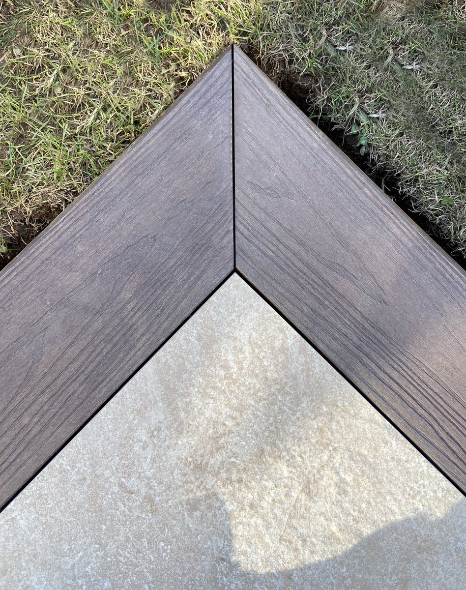 Are you a fan of contrasting finishes? We love how they add depth and dimension to any space! 

Ovaeda.com

#contrasting #depth #dimension #luxuryhome #luxuryhouse #luxurygardens #luxurygarden #luxuryhousesforsale #luxehouse #luxehome #gardenhacks