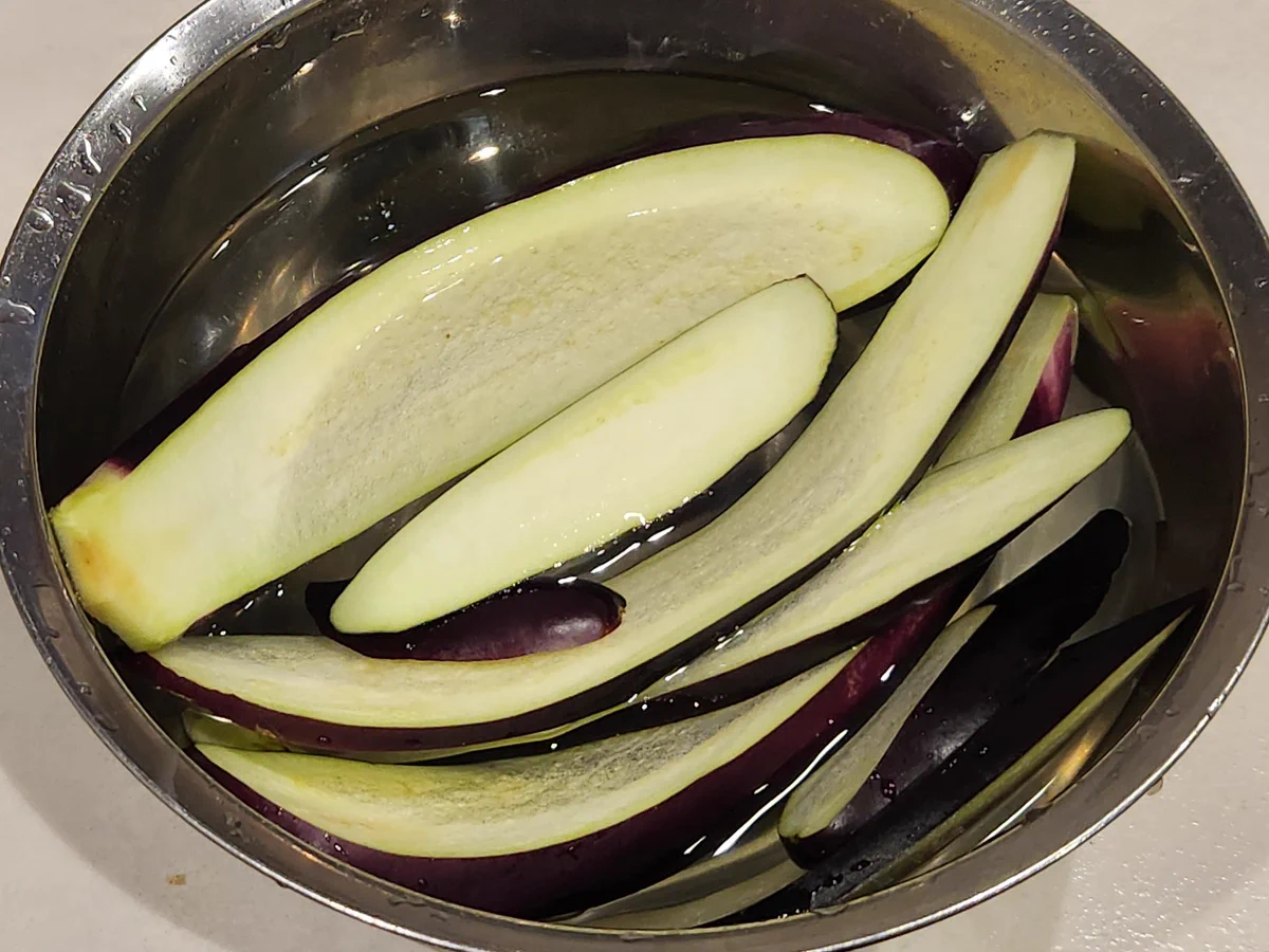 やばいのできた…！野菜のプロが教える「なすの生姜焼き丼」がめちゃくちゃおいしそうだから作ってみて！