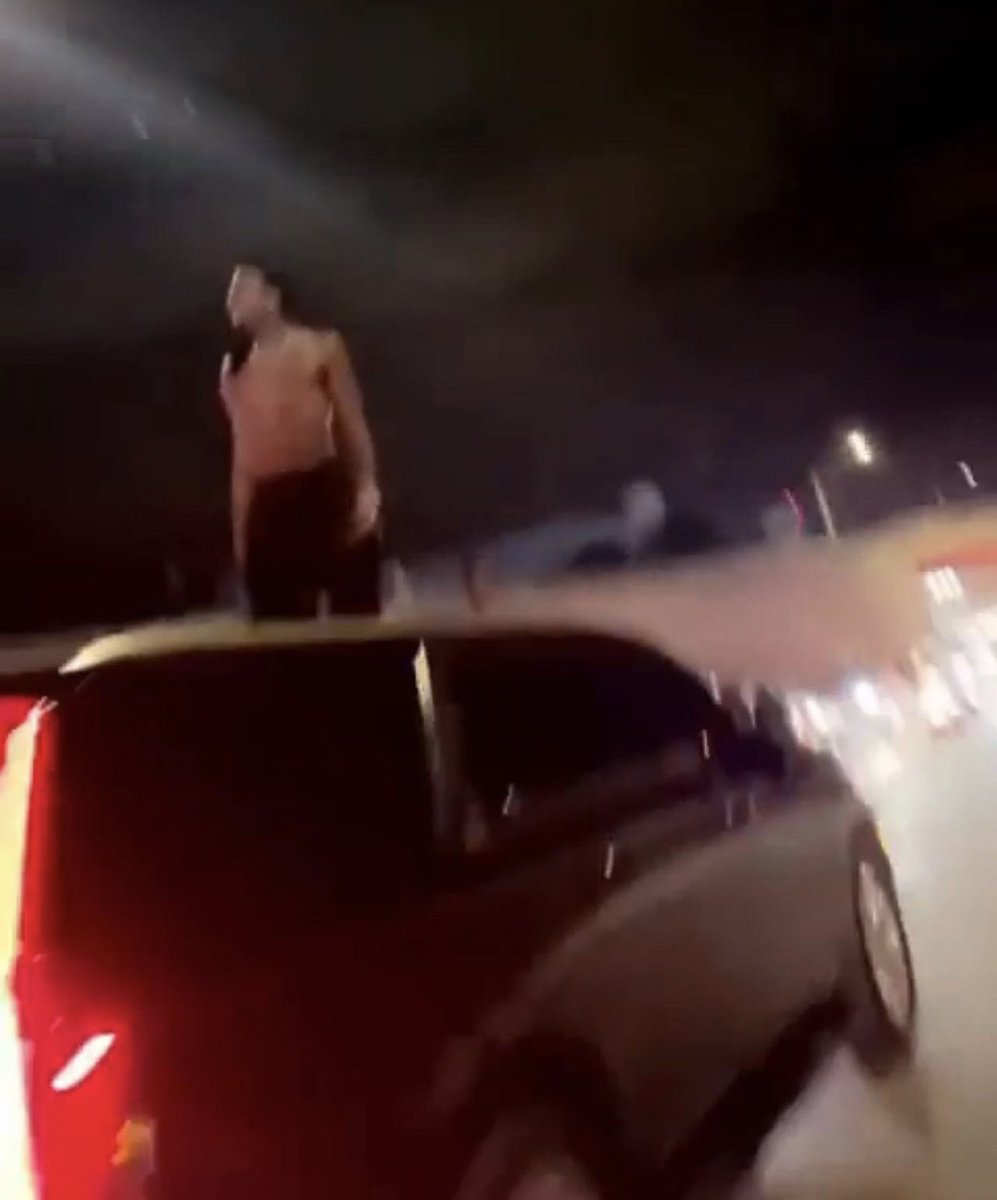 OGMusicCo's tweet photo. Fans spotted Playboi Carti after leaving his set at @thesummersmash 👀 #OGM https://t.co/LMDzTZgedA
