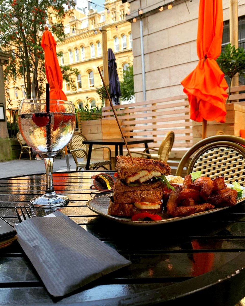 𝙇𝙪𝙣𝙘𝙝 𝙞𝙨 𝙖𝙡𝙬𝙖𝙮𝙨 𝙗𝙚𝙩𝙩𝙚𝙧 𝙞𝙣 𝙩𝙝𝙚 𝙨𝙪𝙣

We'll make sure the terrace is ready and waiting.

Walkins are always welcome, but it's best to book to avoid disappointment at MaBoyles.co.uk