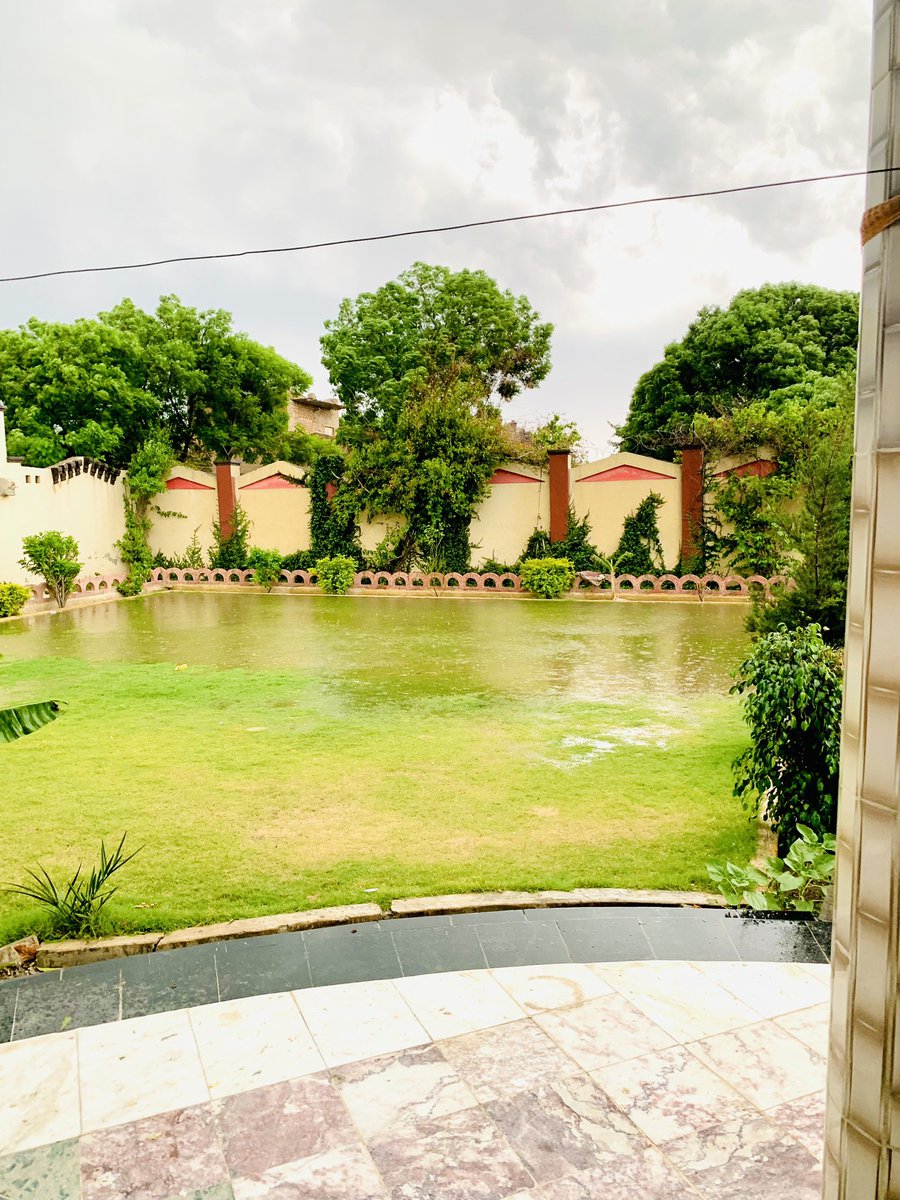 KabirKhan4IK's tweet photo. Enjoying the nice weather at home ☁️#HomeWeather https://t.co/fcUe4vxLqa