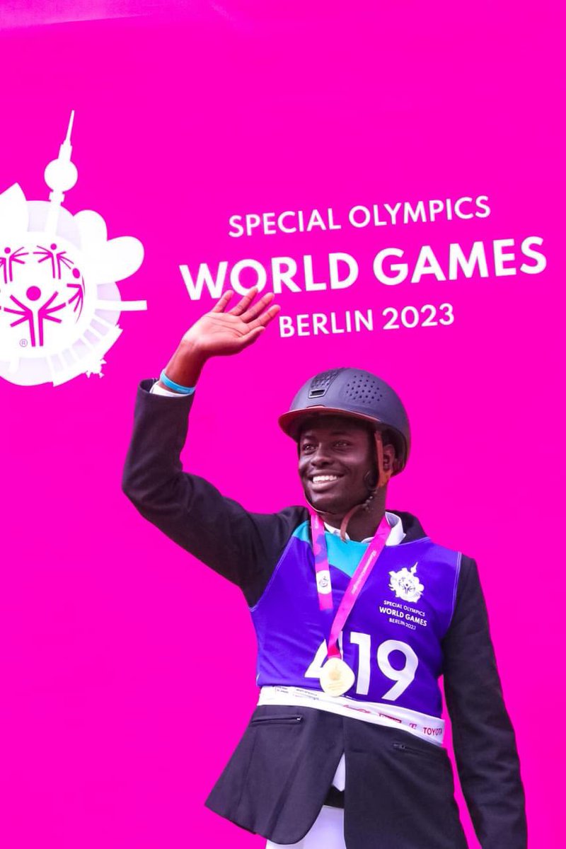 CamomilleLouise's tweet image. Special Olympics #Berlin2023                                   🥇 Saut d’obstacle
🥈 Equitation anglaise
  4éme épreuve dressage (1ere compétition). 
La famille est fière 
La délégation est fière 
Le 🇸🇳 peut être fier de toi petit frère
#WeChooseToInclude #Autisme #kebetu