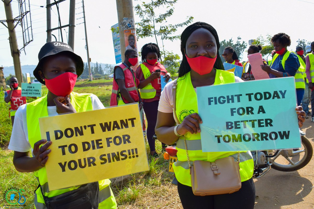 WKodula's tweet photo. #PlasticPollution is one of the most dangerous crisis the world is facing today. The belief that somebody else will act to end this #ClimateCrisis is a thorn in the flesh. let's therefore, work handy as we amplify the Reduce, Refuse, Reuse, Recycle plastic bags campaign✊🏿 https://t.co/I1jiuICT66