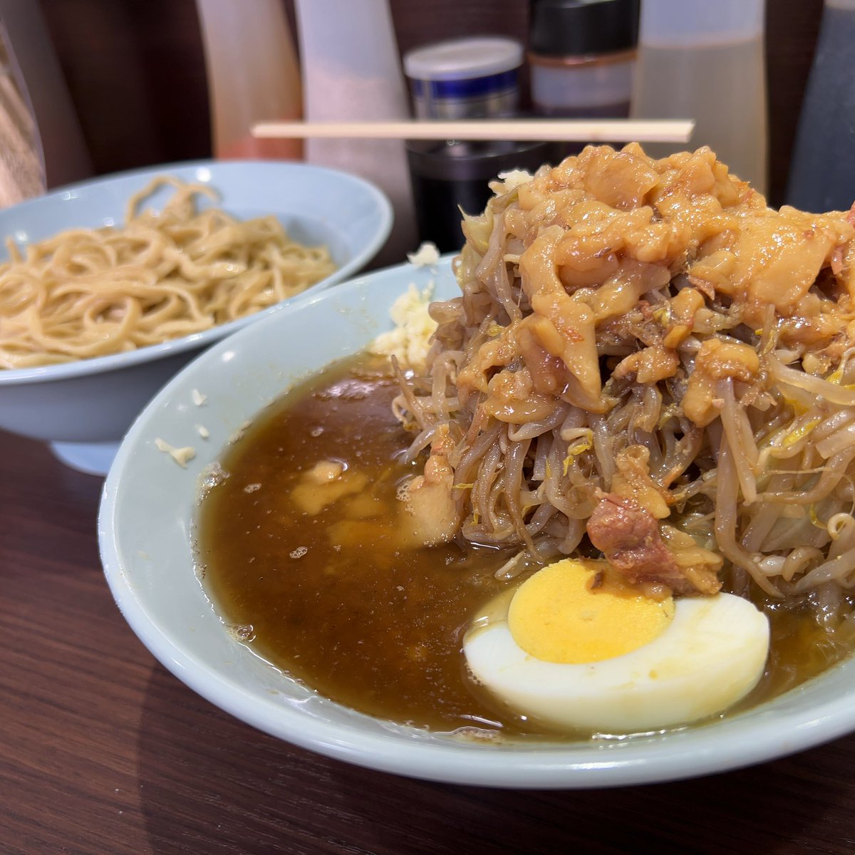 ラーメン富士丸@西早稲田

今年6杯目
つけ汁は美味しかったけど麺が硬すぎ
前はちょうど良かったのに今日のは粉っぽさを感じるレベルでキツかった
有料ヤサイマシも量の確認をしてもらえず今日はいろいろと残念😵

#魚豚つけ麺
#豚半分ヤサイマシ