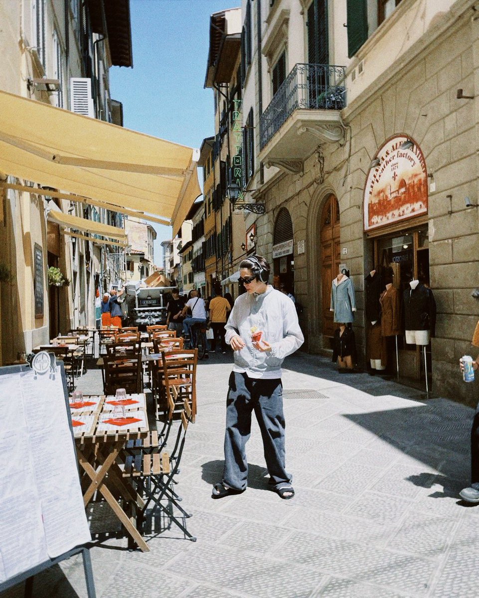 kanfadeaway's tweet photo. 🇮🇹 with #JAEHYUN
(Film camera 🎞️) https://t.co/zSlZjrdyoA
