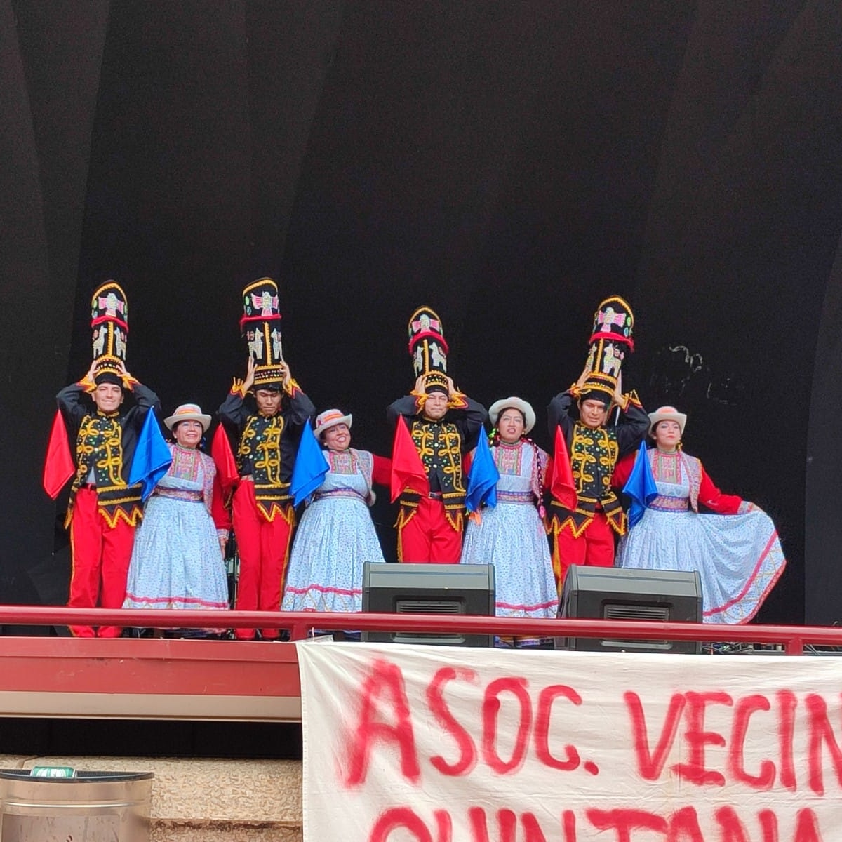 FRAVM's tweet photo. 🥳¡Madrid se llena de #fiestas populares y los vecindarios celebran la llegada del #verano!
Estuvimos en el #Eventazo de Latina con nuestros proyectos @ImpactoLatina y @Enlazando_oeste
En Ciudad Lineal, acompañando a la vecindad en las Fiestas de San Juan en el #ParqueCalero https://t.co/H5c7TY6fqJ
