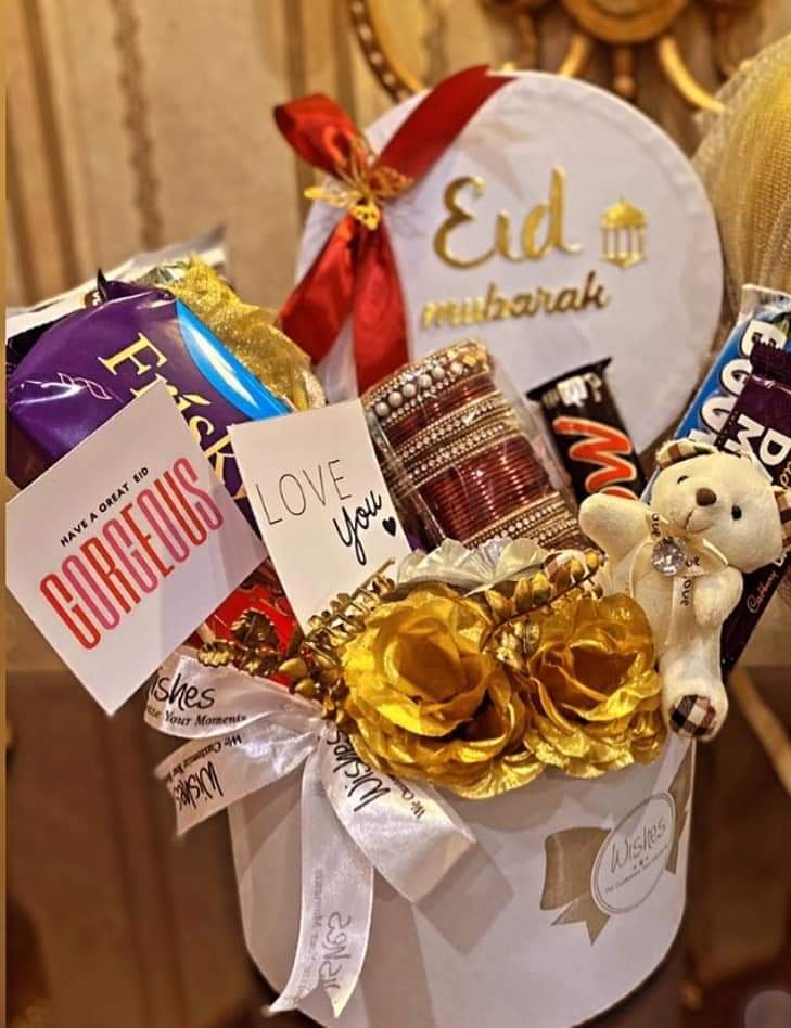 abal_nida's tweet photo. بانٹیں رسومات، روایات اور محبت اپنوں کیساتھ 🥰
EID GIFT BASKETS 🎁 💝
#eiduladha2023 🐑 #eidgiftbasket #Readytodeliver #madeforclient https://t.co/eqkDGGYRhV