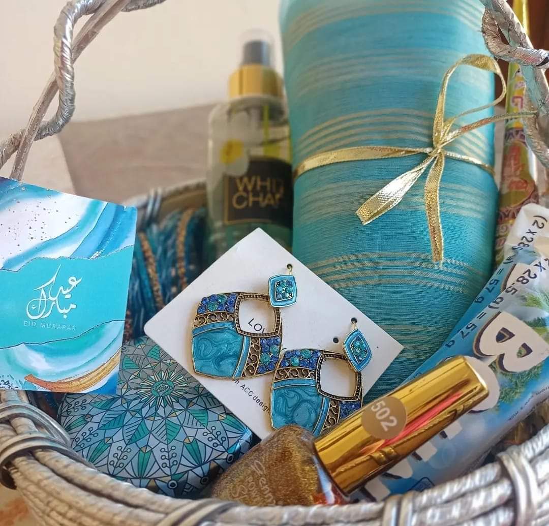 abal_nida's tweet photo. بانٹیں رسومات، روایات اور محبت اپنوں کیساتھ 🥰
EID GIFT BASKETS 🎁 💝
#eiduladha2023 🐑 #eidgiftbasket #Readytodeliver #madeforclient https://t.co/eqkDGGYRhV