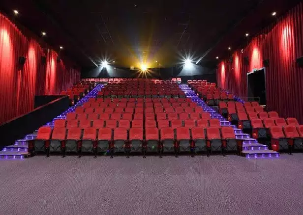 GST Road #Chennai ~ New Screens

📽️ New multiplexes comping up in vandaloor, near Zoho, & Kaattankulathur

📽️From Perungalathur till Chengalpatu, SVT @ Guduvanchery is the only screen as of now

#Cinemas #Theatres #CineMinds