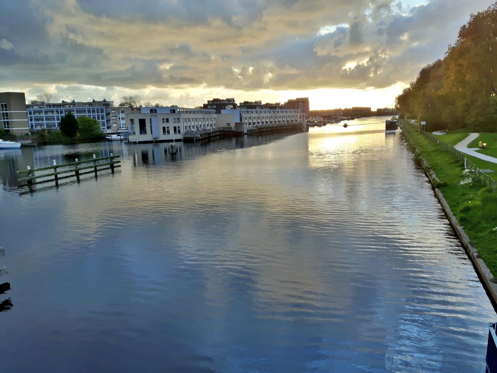 @FotoVorschlag 'Wasser', eine Mündung des Rheins (hier: oude Rijn) in die Nordsee. Für mich eine der schönsten Ansichten von Katwijk aan zee.
#FotoVorschlag #365Projekt #52Projekt