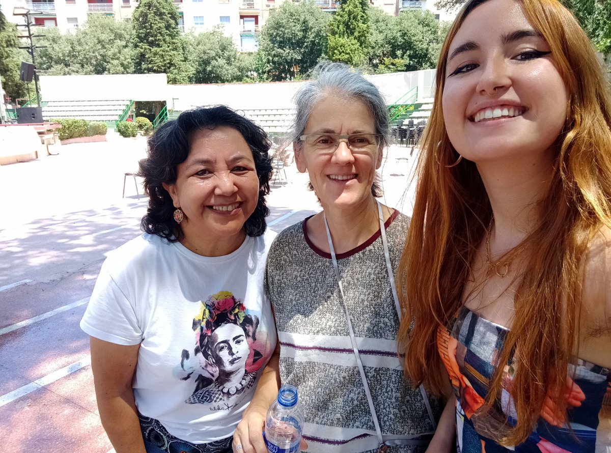 FRAVM's tweet photo. 🥳¡Madrid se llena de #fiestas populares y los vecindarios celebran la llegada del #verano!
Estuvimos en el #Eventazo de Latina con nuestros proyectos @ImpactoLatina y @Enlazando_oeste
En Ciudad Lineal, acompañando a la vecindad en las Fiestas de San Juan en el #ParqueCalero https://t.co/H5c7TY6fqJ