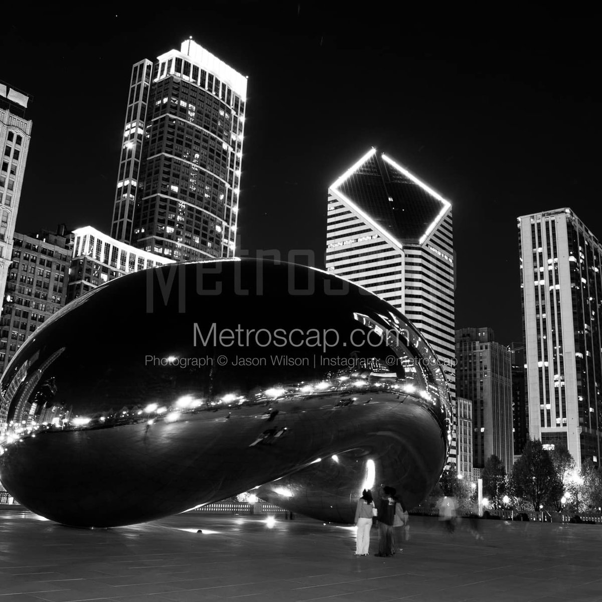 Chicago pics Black & White: Cloud Gate in Millenium Park #chicago #windycity #chitown #lakeMichigan #navyPier #312 #BlackWhite | metroscap.com/downtown-chica…