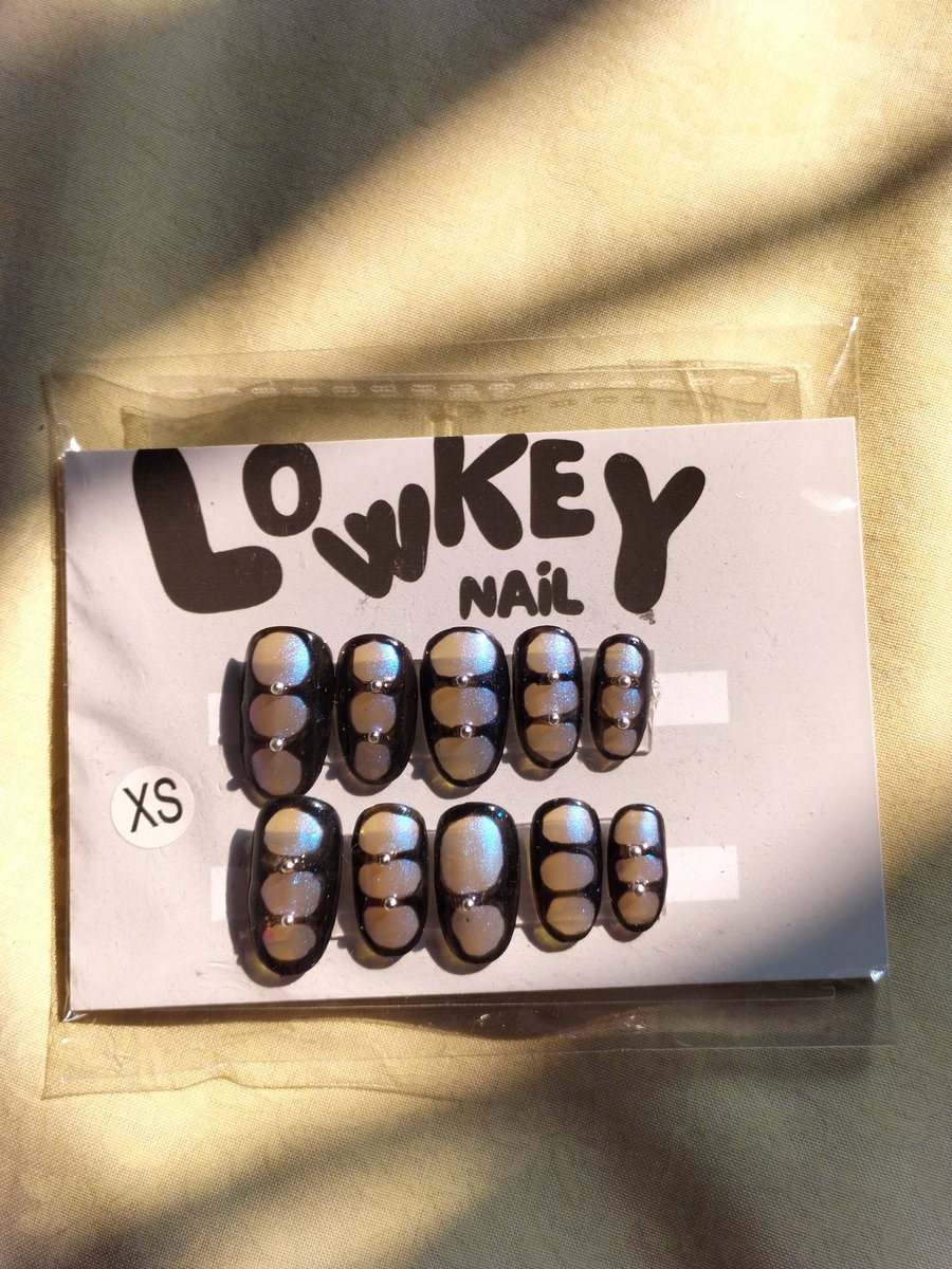 Lowkeynail's tweet photo. haii kita masih ada sisa stock kuku palsu kemarin stand nih. all item cuma 35k kokk fake nailsnya, nanti kalo kalian tertarik langsung reply aja yaa mau yang mana. btw ini udah tertera sizenya tp kalo kalian mau custom size juga bisa https://t.co/txIBIY9NtT