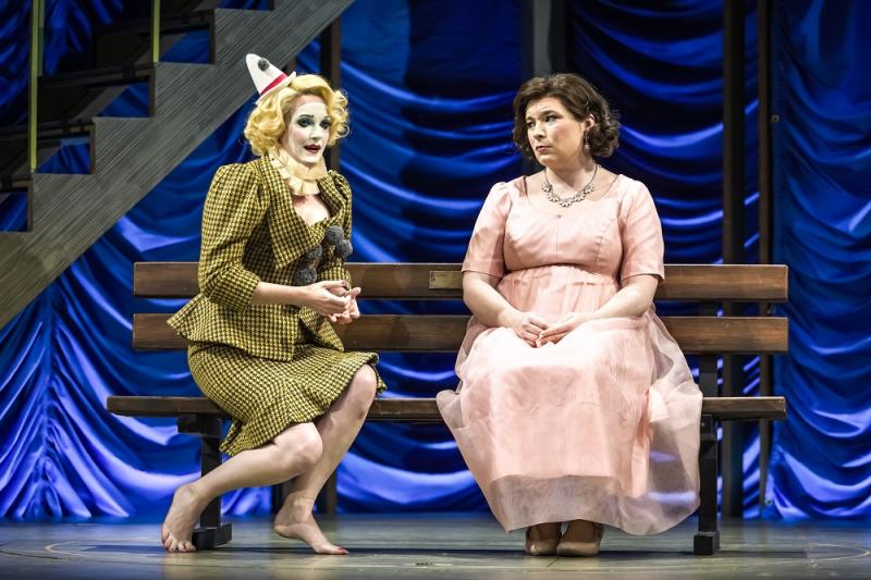 ★★★★★ Golden thread leads to deep emotion:  #Ariadne auf Naxos, <a href="/GarsingtonOpera/">Garsington Opera</a>  reviewed by @DavidPNice  theartsdesk.com/opera/ariadne-…