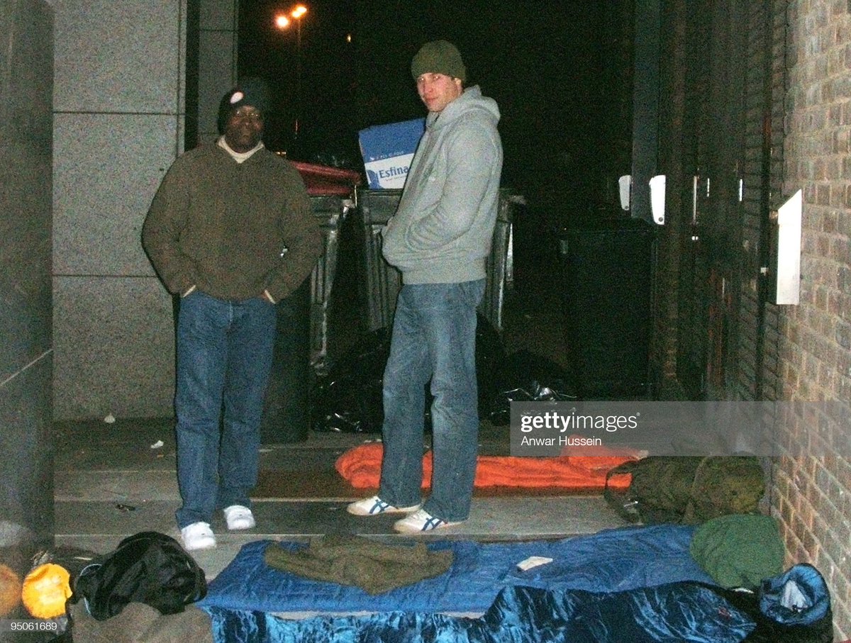 Remember when Prince William sleeps out in London's streets to raise awareness of Centrepoint's work with homeless people in 2009? Now his charitable foundation is putting in £3m of start-up funding to help end homelessness in UK.
#Homewards
#ThankGodWilliamWasBornFirst