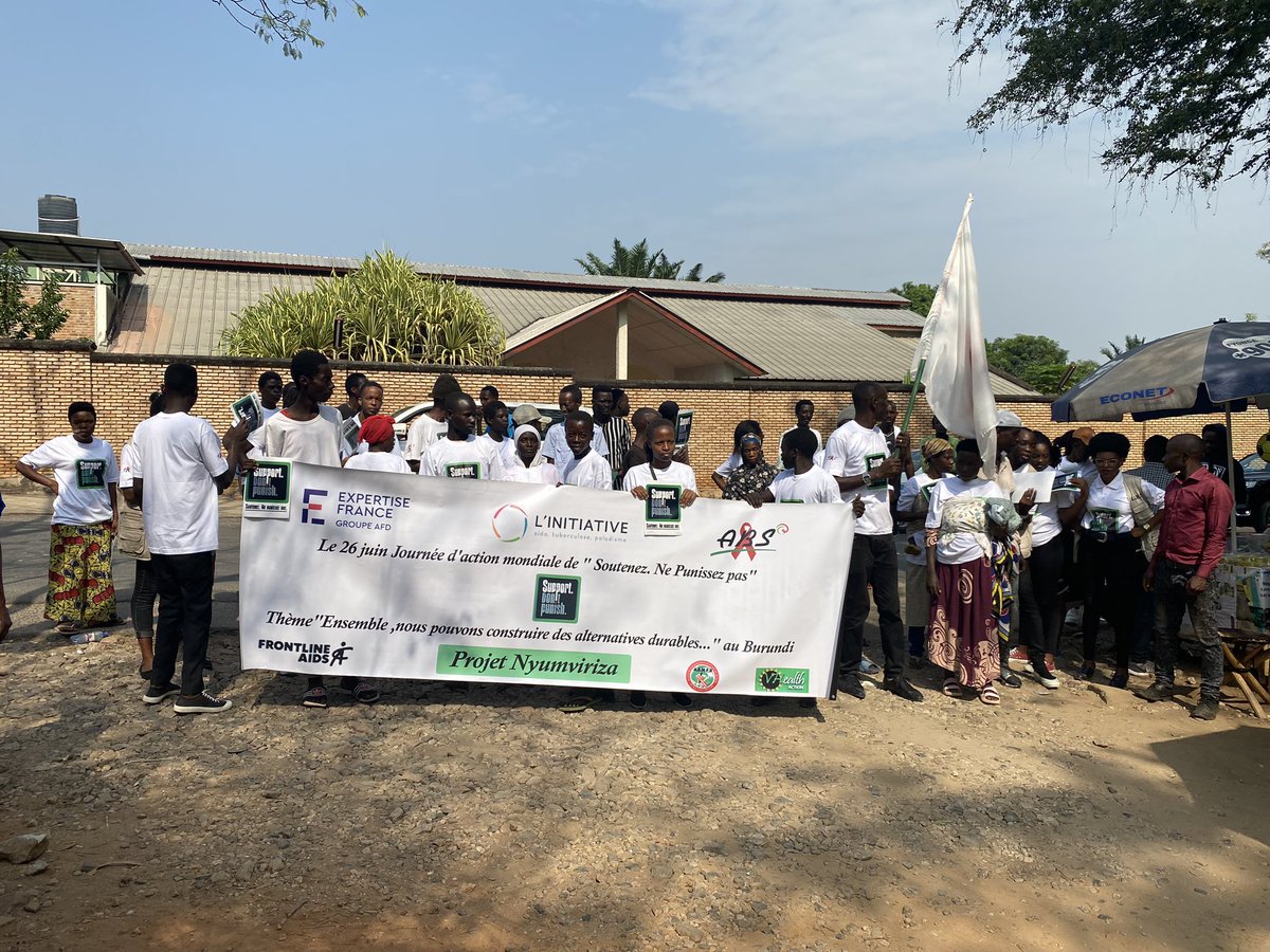 26/06 is dedicated to advocate for people who use drugs and remind #Govs to reform drug policies that criminalise #PWD . Team #Nyumviriza  organised an advocacy day at #Jardinpublic 
#SupportDontPunish 
<a href="/IDPCnet/">IDPC</a> <a href="/expertisefrance/">Expertise France</a> <a href="/franceauburundi/">🇫🇷🇪🇺 La France au Burundi 🇧🇮</a> <a href="/abs_burundi/">ABS Burundi</a> <a href="/HRInews/">Harm Reduction International</a>