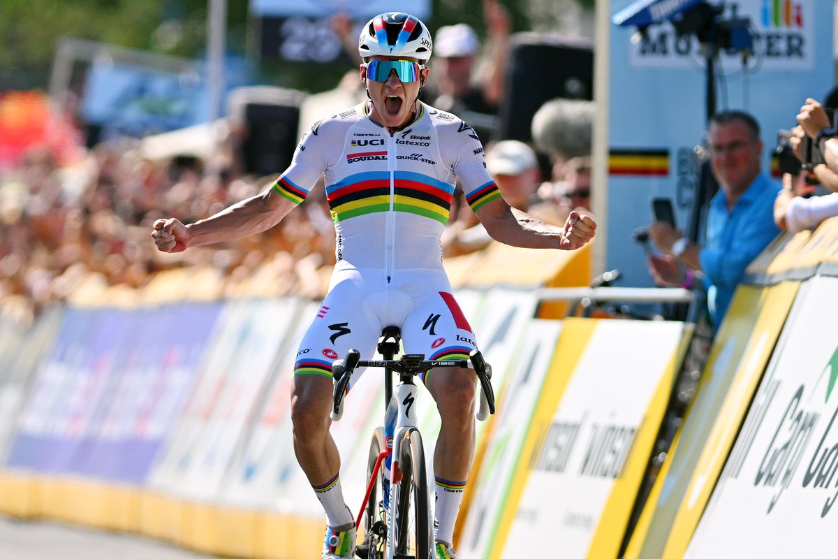 Remco in all-white 🤝 Racing in Belgium

Photo: @GettySport