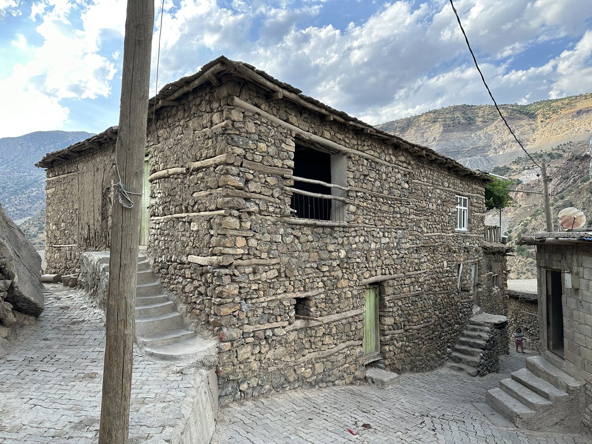 fsevgili's tweet photo. 📍Solati | Üçoyuk
Pervari’nin Üçoyuk köyünü ziyaret ettik.
Dostlarımıza ağırlamalarından dolayı teşekkür ediyoruz.
#Siirt #Pervari #Berwari #Solati #Üçoyuk https://t.co/3v5EcrV4EU