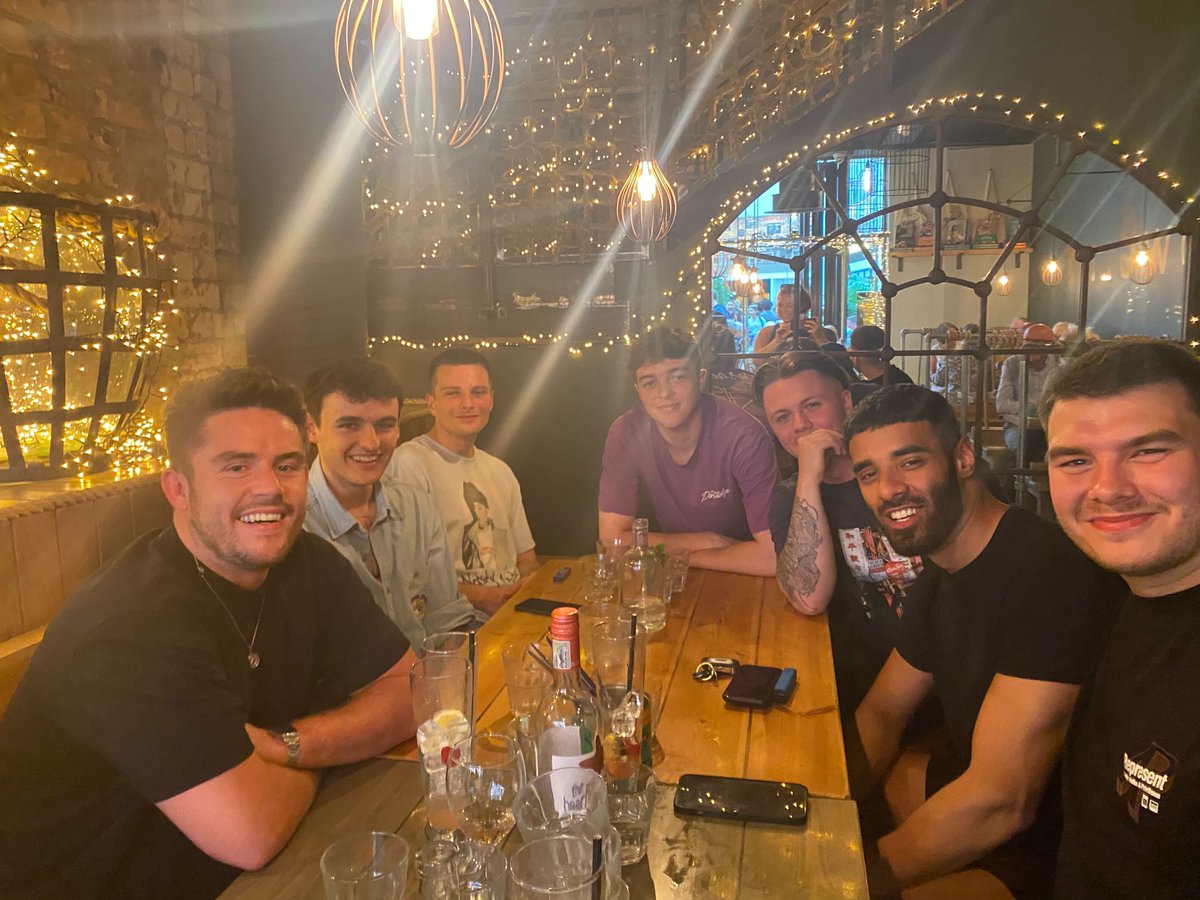 Shoutout to Matt Mead and Team Athena! 🔇

Last week, they were treated by the boss to a well-deserved dinner at Mowgli as a reward for securing the most additional licenses 🏆

What a great way to end the week! Keep up the amazing work, guys! 👏