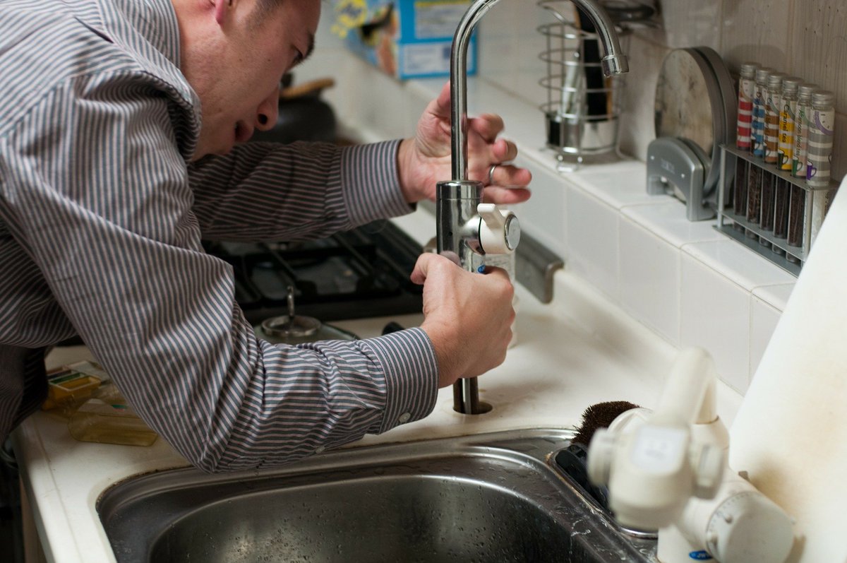 Top tips from #plumbers on customer relations | When working in a customer’s home, it goes without saying that completing a high-quality job is a top priority, but what else is important for #customers?
phamnews.co.uk/top-tips-from-…