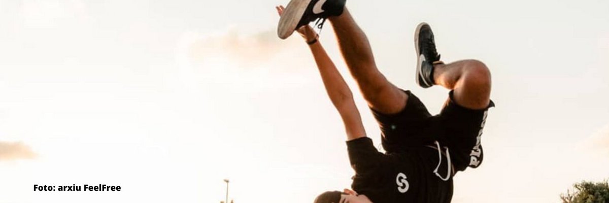 VOGA-BALLA: l’alumnat de 4t d’ESO de #Torredembarra gaudeix d’una jornada de rem tradicional i balls urbans. El <a href="/PlaEntornTDB/">Pla Educatiu d'Entorn de Torredembarra</a> potencia els estils de vida saludable i la pràctica regular d’activitat físicoesportiva. Gràcies @BaixMarvogadors i #feelfree peetorredembarra.cat/voga-balla/