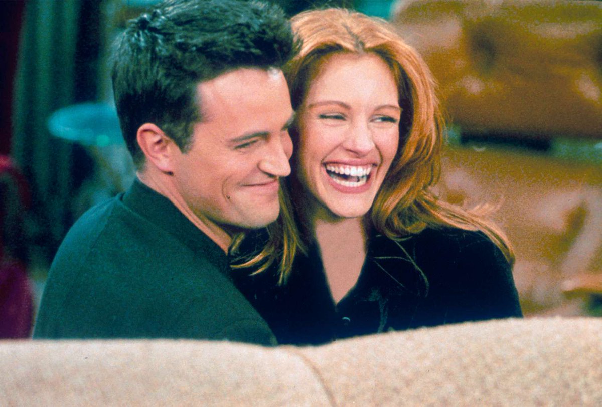 Julia Roberts & Chandler Bing