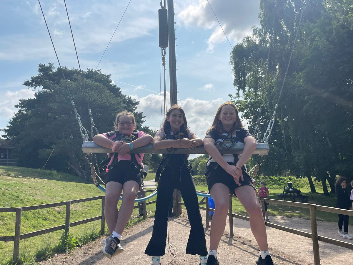 Group 2 are testing themselves in the 3G swing. Who will pull the cord? 👍🏽