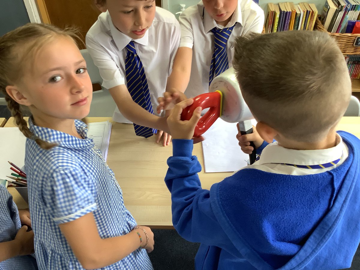 3PD_LPS's tweet photo. Fair testing in Science…what materials are magnetic? #LPSscience https://t.co/eWjlL7g6bV