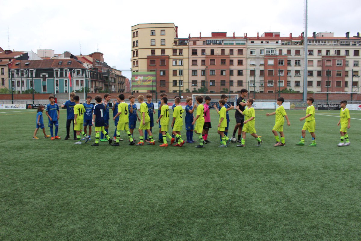RomoFCoficial's tweet photo. 🏆 TXAPELKETA / TORNEO 🏆

📸 Galería de imágenes de la final que el Romo 2011 disputó ayer en el Memorial #TxusPereda ante el @JuventudSanse. 

🥇 Zorionak por el esfuerzo de todo el torneo‼️ 

👏🏻 Gracias a Edu M. por las fotos.

#Romo #Cantera #GetxoKirolak https://t.co/yfxmZkp801