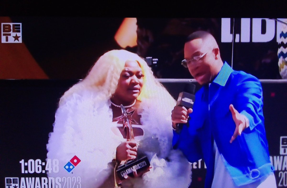 elmusicfeelings's tweet photo. ❌ Libianca a surpris cette nuit en devenant la 1ere chanteuse camerounaise à gagner un BET Awards avec le « Meilleur NOUVEL artiste international » .  La force du ndolé.
Elle terrasse sans merci : 

⚡️Asake (Nigeria) Camidoh (Ghana) Flo (UK) Maureen (France) MC Ryan SP (Brazil) Pabi Cooper (South Africa) Raye (UK) Werenoi (France)

👉 Mérité ?!