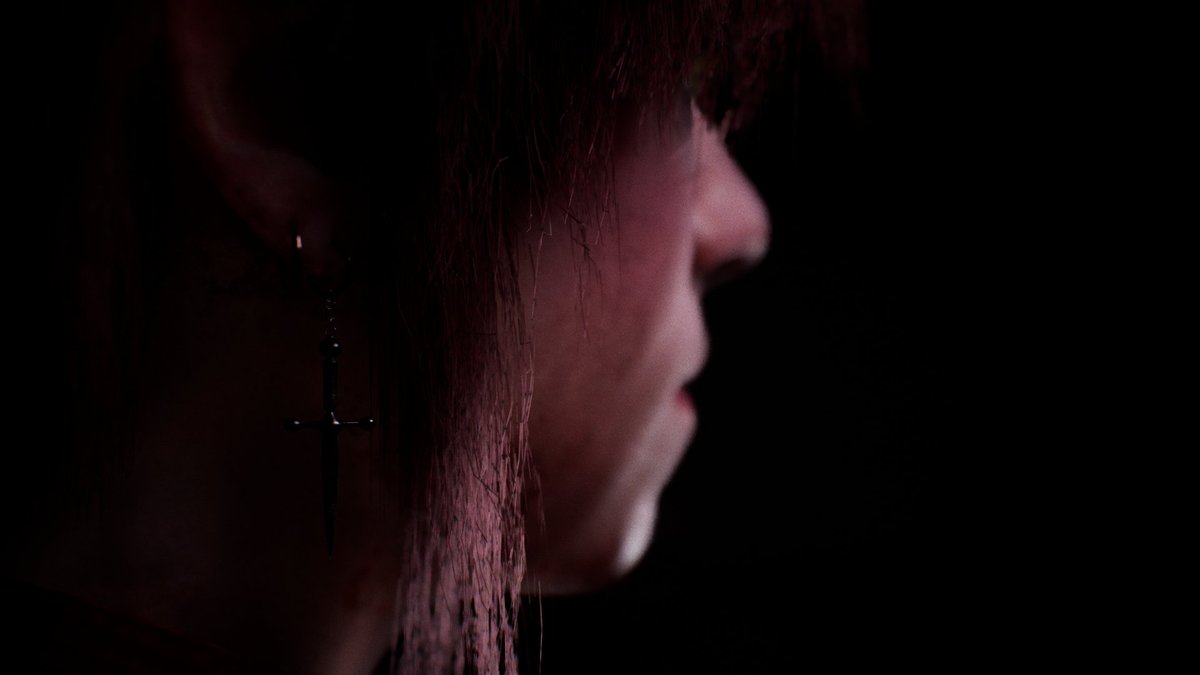 🖐️Hands up all of you who have 👂pierced ears like Kat

#OXIDEroom104 vs #OXIDEroom208 🔧😎

The first photo is from the 104's teaser, from about 16 months ago. The other two are current OR208 screenshots of Kat's model captured from #UE5

#devmonday #horrorgame #gamedevs