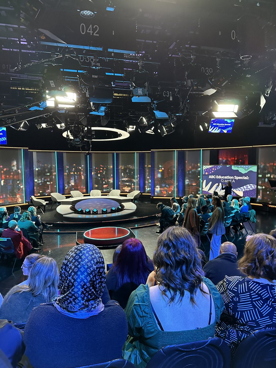 Education Special. Q&amp;Aish <a href="/AnnabelAstbury/">Annabel Astbury</a> <a href="/AcademyVIC/">Victorian Academy of Teaching and Leadership</a> brilliant forum for teachers to discuss the challenges and future of our profession. #ABCEducation