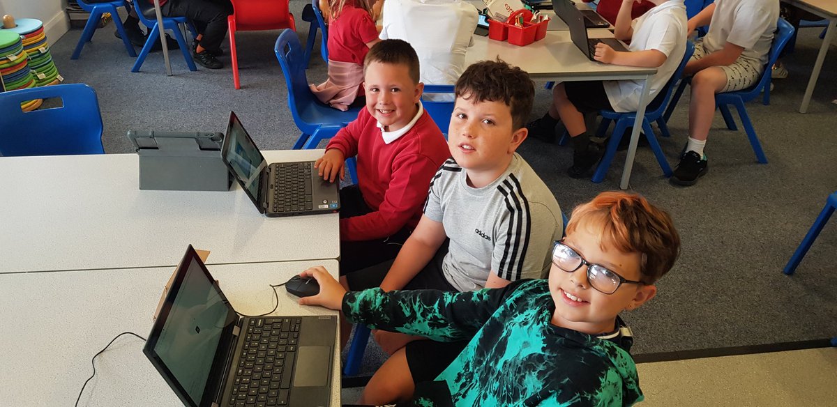 YGGTonyrefail's tweet photo. Blwyddyn 6 yn cyd-weithio gyda  Blwyddyn 3 i ddatblygu sgiliau TG gan ddefnyddio Adobe Creative Cloud Express.
Years 3 and 6 co-working to develop their IT skills using Adobe Creative Cloud Express.
@CSC_DigiLearn @CSCSiarterIaith https://t.co/bGpWebcPxv