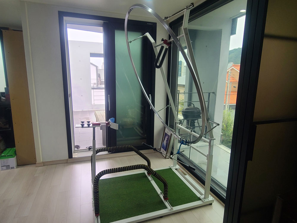 Proswing_Inc's tweet image. 김해 관동동 단독주택2층 #프로스윙머신 사장님보다 사모님이 골프열정이 더 넘치십니다^^
proswing.kr
고객센터: 1899-6637
#골프스윙머신 제조기업 (주)프로스윙

#골프스윙자세연습 #골프스윙궤도연습 #드라이버교정기계 #아이언교정기계 #드라이버스윙플레인 #아이언스윙플레인