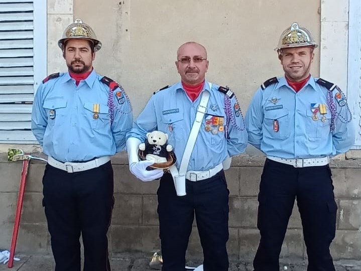 cnspf2023's tweet photo. #JNSP2023 | Notre #Pompy aux couleurs du 129e congrès national des @pompiersfr était lui aussi présent à la journée nationale des sapeurs-#pompiers organisée dans les 8 départements composant le #comipy !! 😉 https://t.co/FkUTEgmK4F