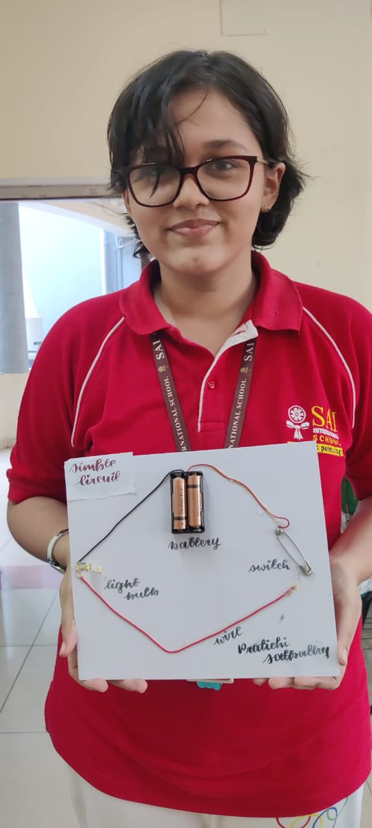 SAI_Edu_In's tweet image. As  part of their Summer Holiday Assignment, the students of Class VIII,  created a model to illustrate the contrasting conductivity of metals and  non-metals. They eagerly engaged in hands-on learning, 
#SummerAssignment #HandsOnLearning #ConfidentPresentation