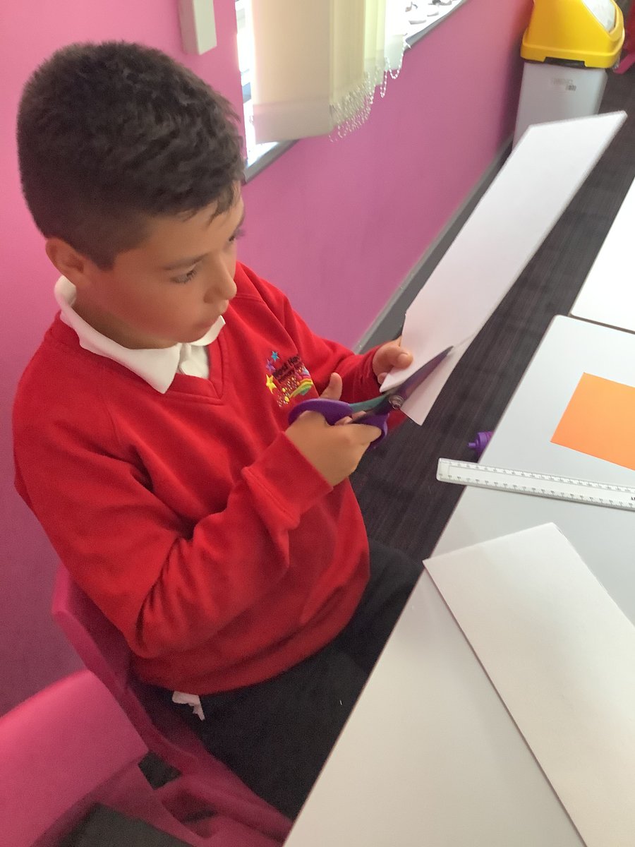 westheathprim's tweet photo. #WHPSClass13 have begun to make their fanboats! Combining their Science knowledge and DT skills, the children created a circuit to power a motor and included a toggle switch. Then they cut their foam ready to contruct their fanboat. #WHPSScience #WHPSDT https://t.co/57JrvV9LDP