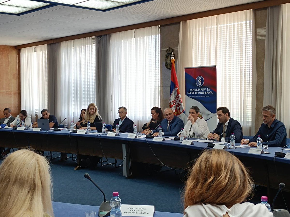 " Програми за јачање породице као први корак у спречавању болести зависности и нежељених понашања" - Мирко Јанић, Министарство за бригу о породици.