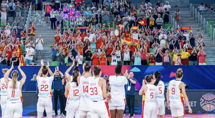Subcampeonas de #EuroBasketWomen2023 
El camino de esta PLATA, y las personas que nos habéis acompañado, ha sido de ORO. Sólo tengo palabras de agradecimiento. #LaFamilia 🇪🇸❤️