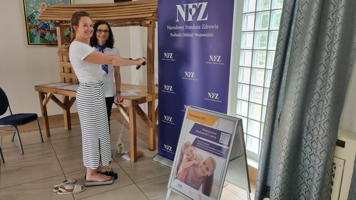 NFZ_Bialystok's tweet photo. Dodatkowo uczestnicy spotkania postaw na profilaktykę z #Podlaski NFZ w #Wyszkach:
📊wykonali darmową analizę składu ciała i #BMI,
🗓️poznali kalendarz badań #AkademiaNFZ,
🍽️spróbowali zdrowych i bezcukrowych przekąsek #DietyNFZ,
💪zadbali o kondycję.
💙
2/2 https://t.co/jaiunTHW2s