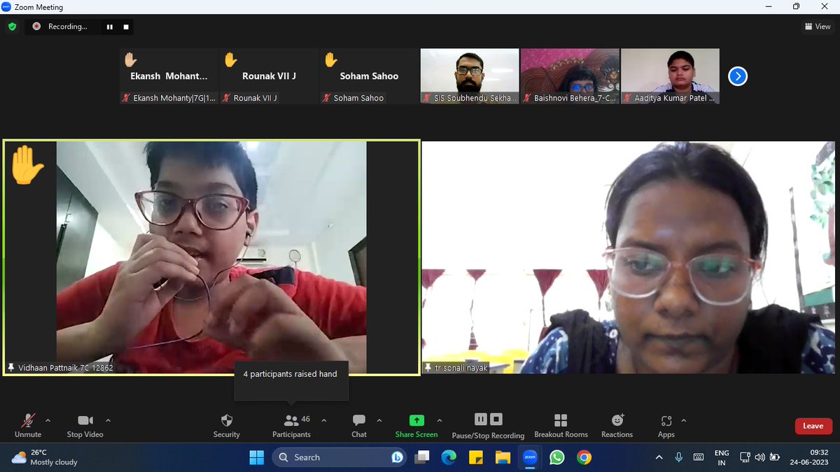 SAI_Edu_In's tweet image. and apply that knowledge to foster innovation. This program serves as a platform for young learners to grasp the significance of environmental concerns and learn how to find viable solutions. 
#IdentifyingProblems #ScientificUnderstanding #Innovation