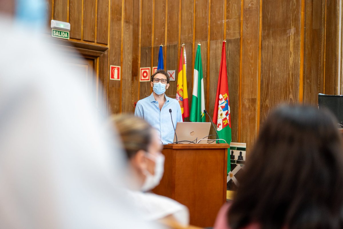 hospital_hvn's tweet photo. Enhorabuena a los servicios de Dermatología y Cirugía General por trabajar conjuntamente para mejorar la calidad de vida de pacientes con hidradenitis supurativa 🏥 
#ProyectoHechoS
https://t.co/5uznmOVfeM https://t.co/e05au3Mtdv
