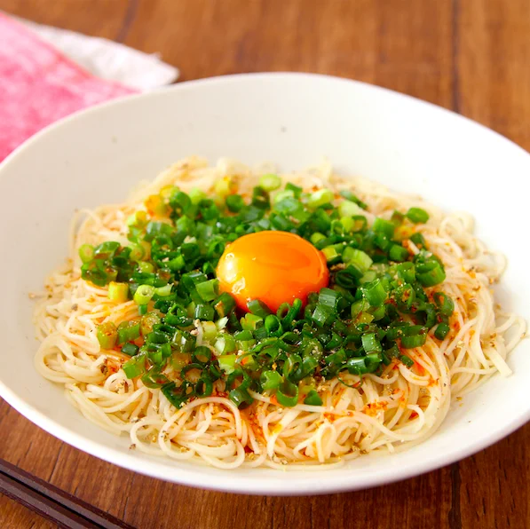 そうめんに一手間加えて油そば風に！