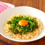 そうめんに一手間加えて油そば風に!
