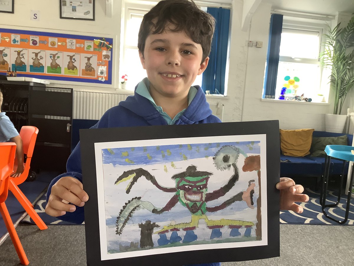 llanrhidianp's tweet photo. This #LlanPysgodyn had a surprise this morning when he was presented with the 1st place prize for the Llanmorlais Carnival art competition 🖼️ 🎨 🦸♂️ #LlanExp #LlanCom #LlanCynefin https://t.co/RL9e4VAuVG
