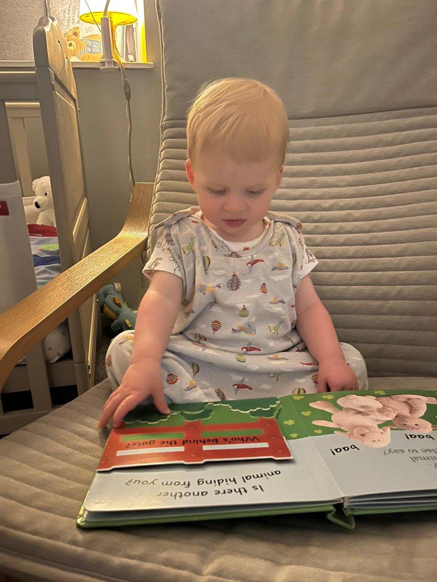 Early #reading helps concentration, vocabulary, imagination and literacy in later life..... So why wouldn't you give your child the best start? #NeverTooEarly for  #BedtimeStories No excuse - plenty of #books @LibrariesNI