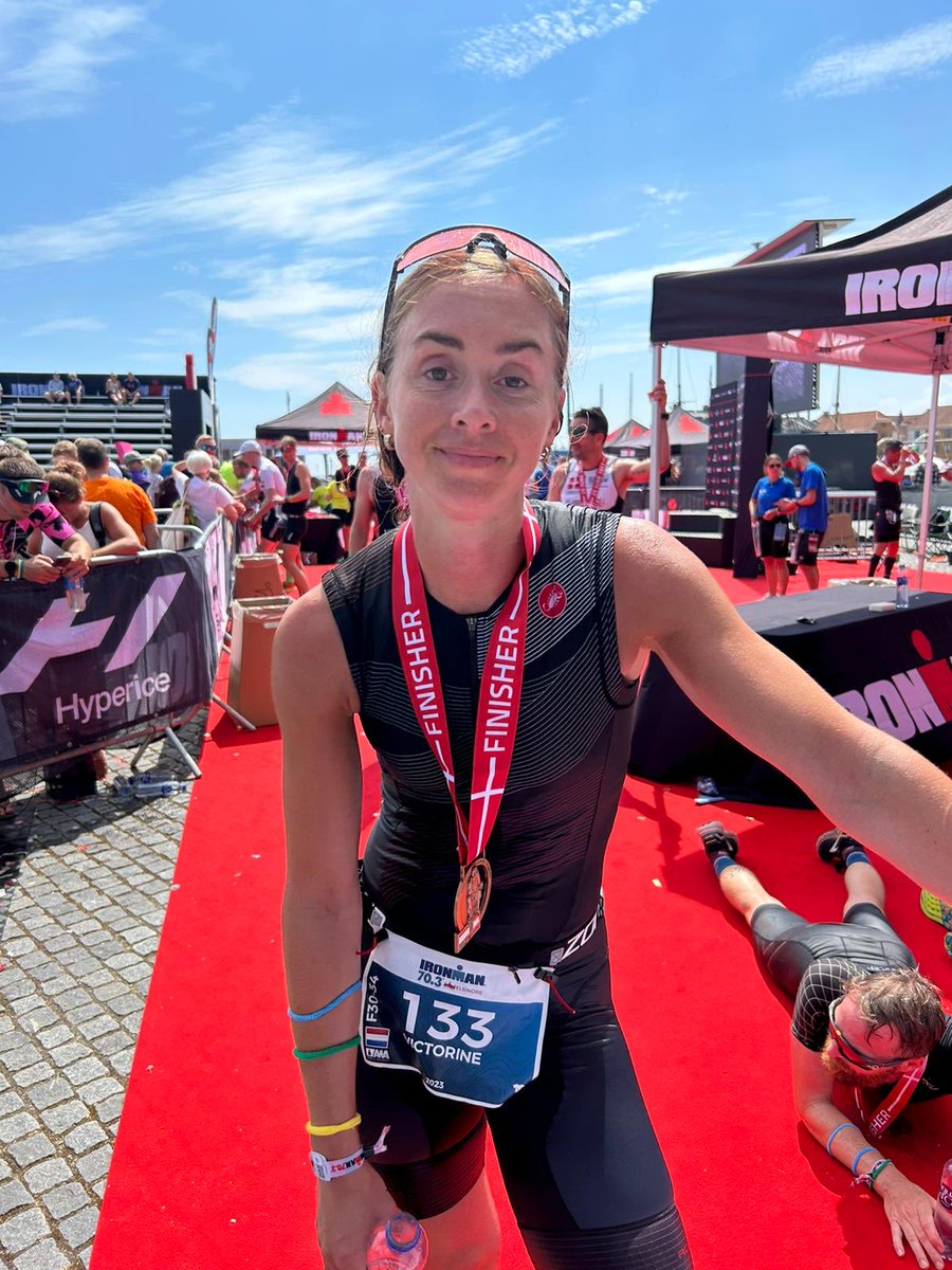 Dochter Victorine heeft zich gisteren tijdens de ⁦halve ⁦<a href="/IRONMANtri/">IRONMAN Triathlon</a>⁩ gekwalificeerd voor de #WKIronman in #Finland in Augustus. Afzien maar doel gehaald. En natuurlijk zijn we er weer bij! Topper!